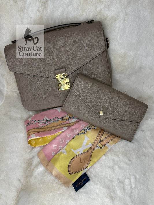 Louis Vuitton By The Pool Silk Scarf (Gradient)